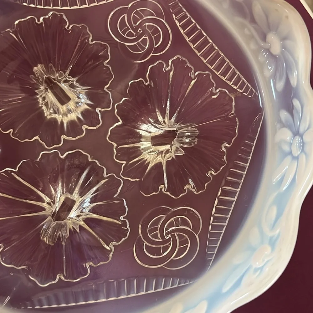 Antique Northwood Ruffles & Rings Daisies Celtic Knots Opalescent bowl
